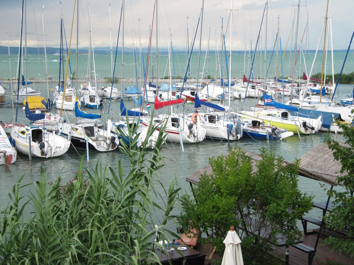 Calypso Lakeside Rooms & Lux Apartments Siófok Exteriér fotografie