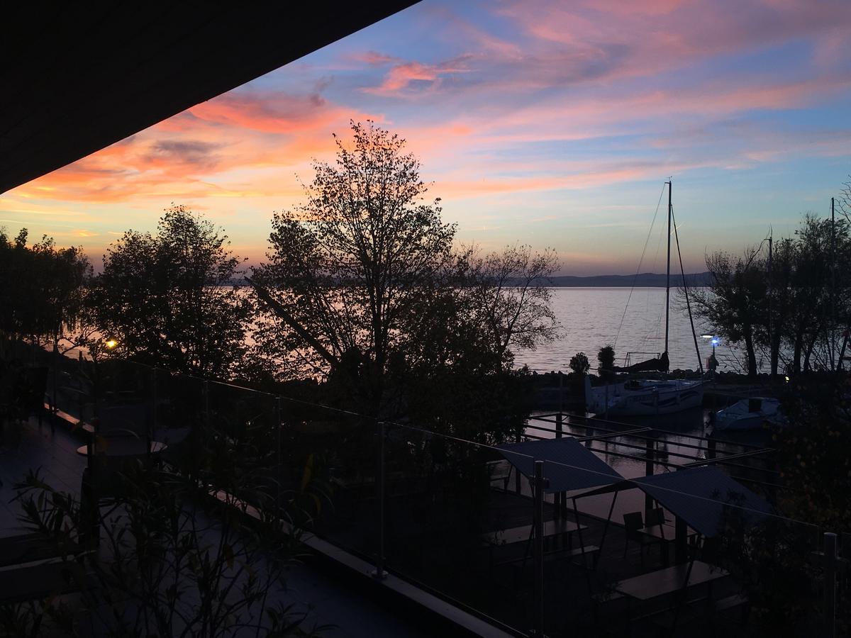 Calypso Lakeside Rooms & Lux Apartments Siófok Exteriér fotografie