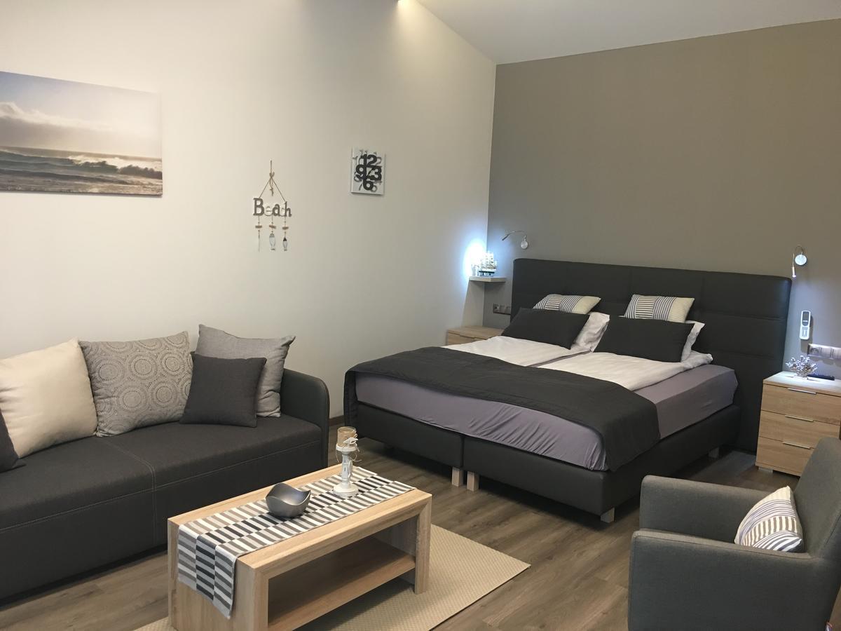 Calypso Lakeside Rooms & Lux Apartments Siófok Exteriér fotografie