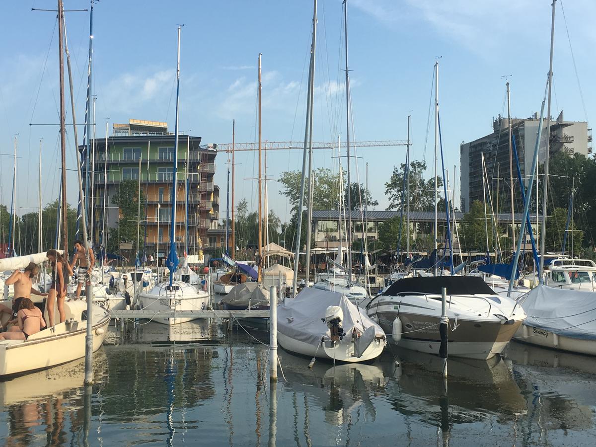 Calypso Lakeside Rooms & Lux Apartments Siófok Exteriér fotografie