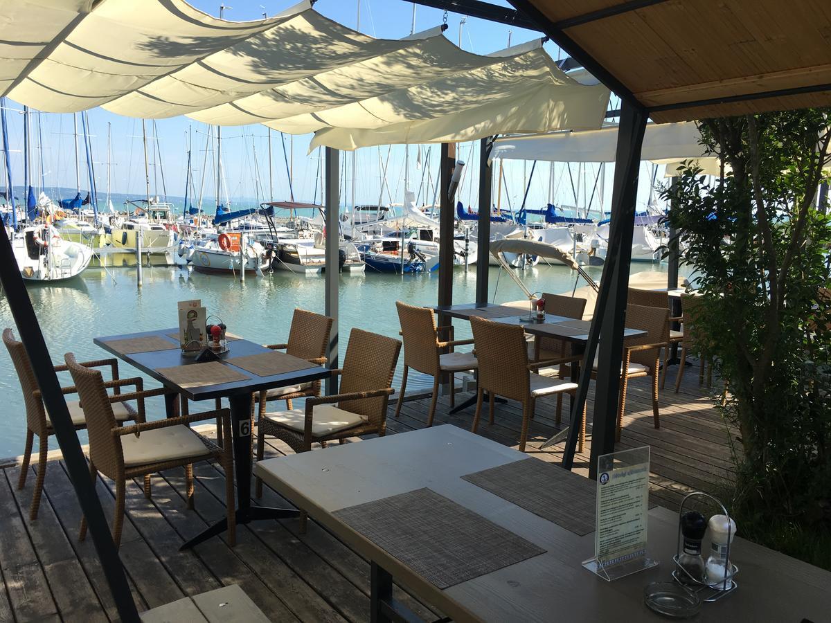 Calypso Lakeside Rooms & Lux Apartments Siófok Exteriér fotografie