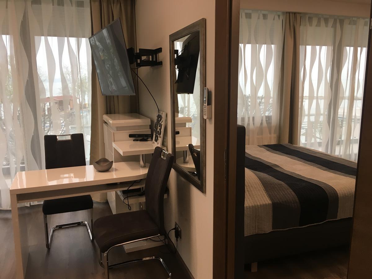 Calypso Lakeside Rooms & Lux Apartments Siófok Exteriér fotografie