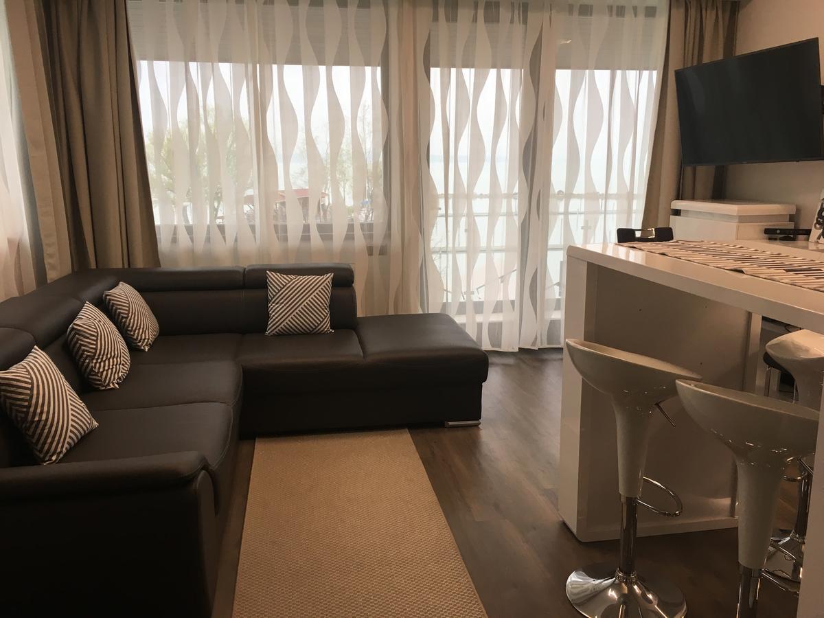 Calypso Lakeside Rooms & Lux Apartments Siófok Exteriér fotografie