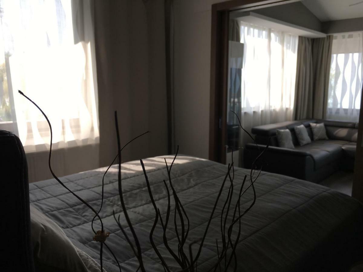 Calypso Lakeside Rooms & Lux Apartments Siófok Exteriér fotografie